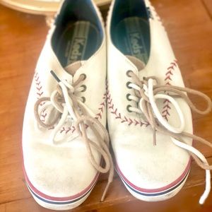 Kedw Champion White Baseball Stitch Canvas Sneaker Women's US size 8 baseball